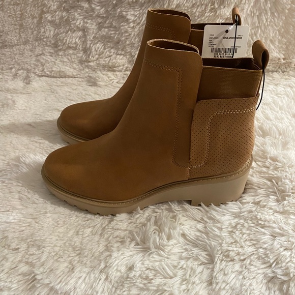 a.n.a Women’s Memory Foam Dante Tan Ankle Boots Size 8.5 Brand New - Picture 2 of 3